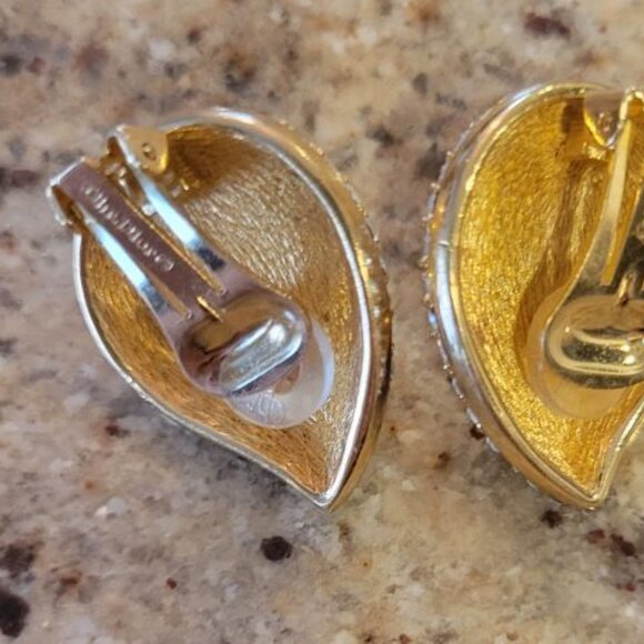 Christin Dior Clip Earrings - Picture 3 of 5